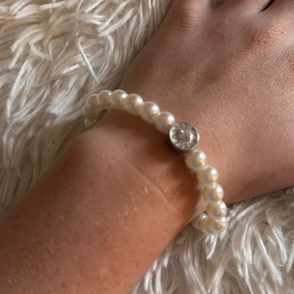 Classy pearl bracelet! - Picture 3 of 3